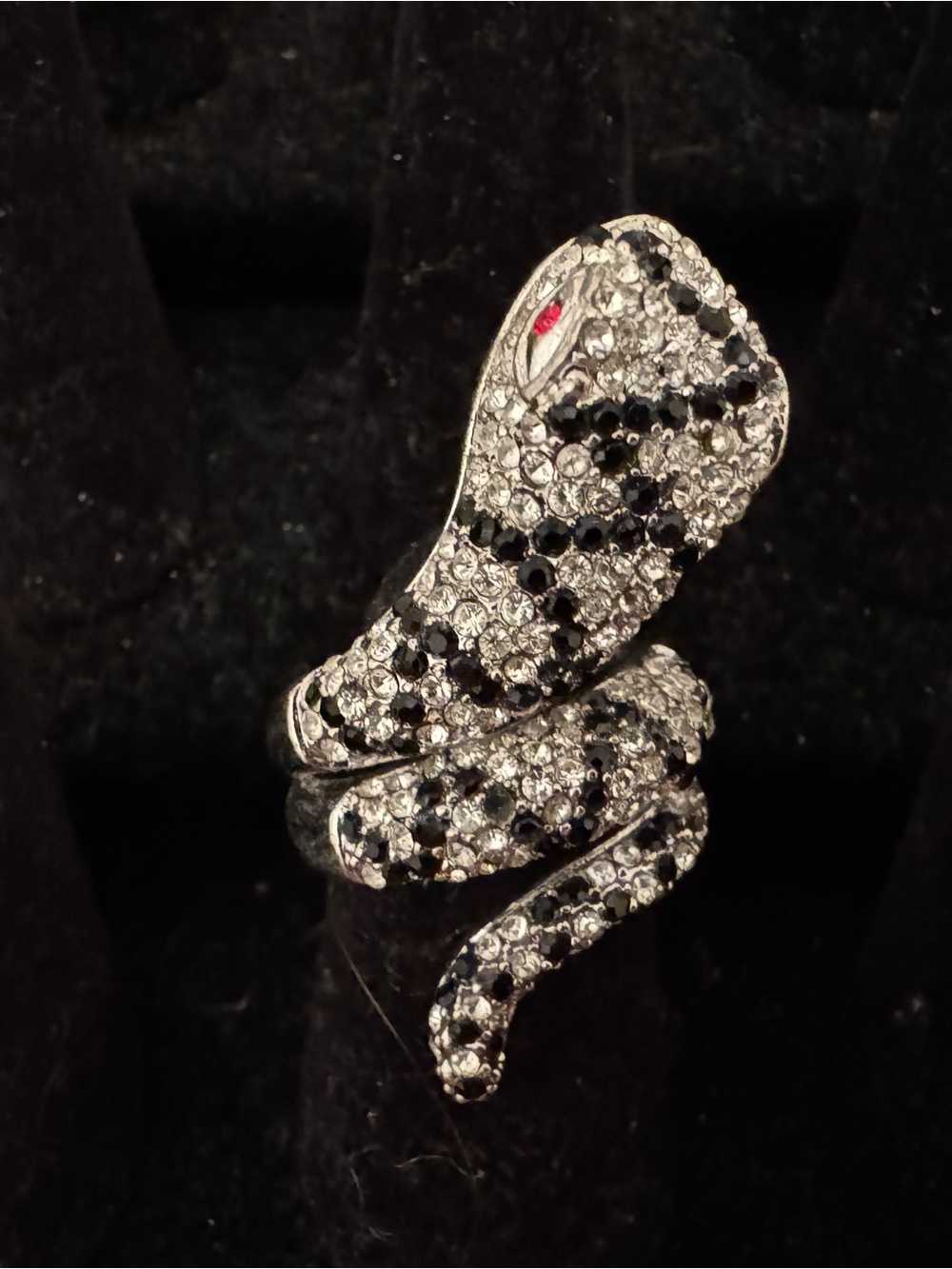 Vintage-Inspired Six Different Cocktail Rings - Women Jewelry - Picture 5 of 11